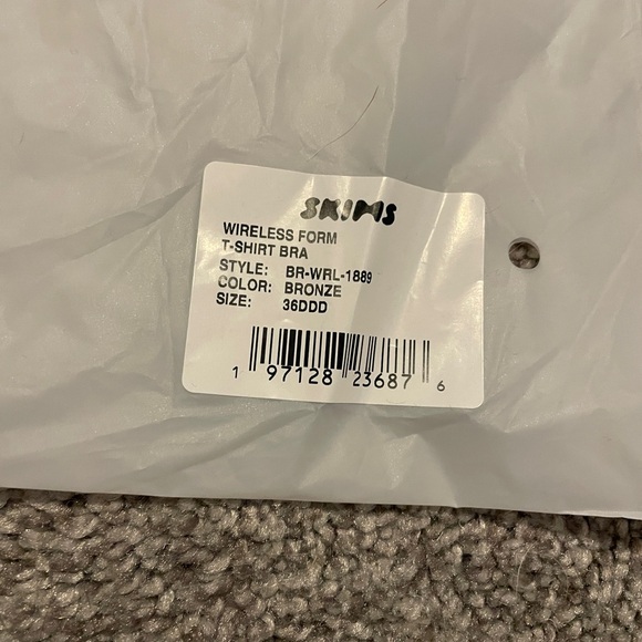 NWT SKIMS Wireless Form T-Shirt Demi Bra 36DDD Bronze - Picture 5 of 5